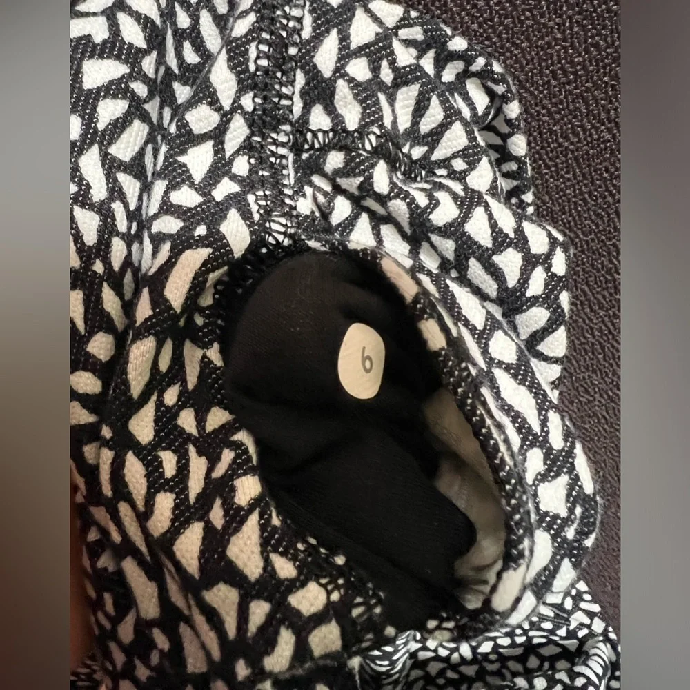 Lululemon Wunder Under Crop (Hi-Rise): Miss Mosaic e1.